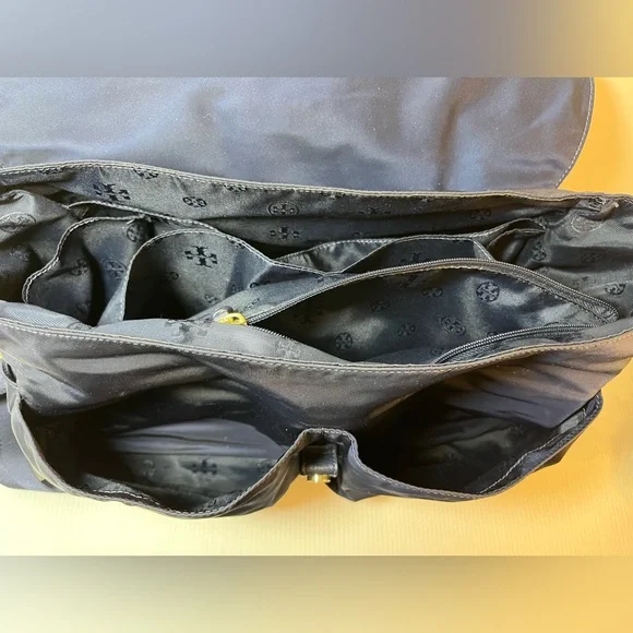 Tory Burch Crossbody Thea Nylon 
Weekender Carryall Diaper Baby Bag - Picture 12 of 15